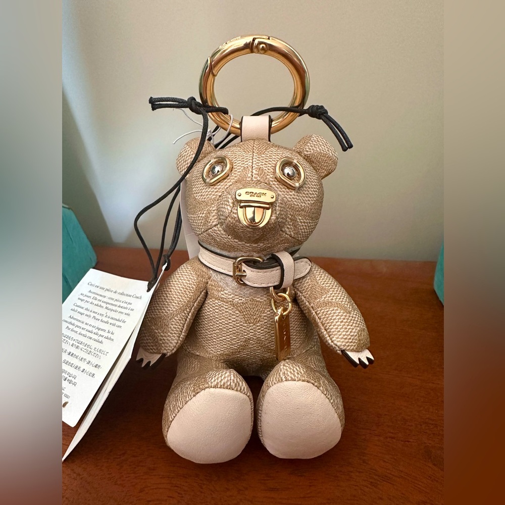 SOLD OUT RARE WHITE TAN SIGNATURE LEATHER COACH BEAR BAG CHARM GOLD ACCENTS NWT